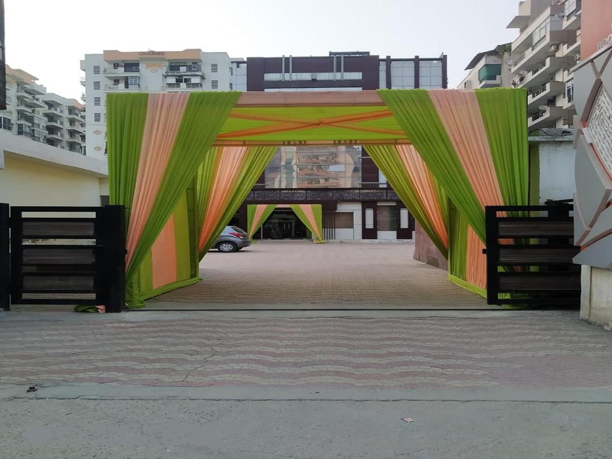 Genx Le Crescent Ghaziabad Hotel Exterior photo