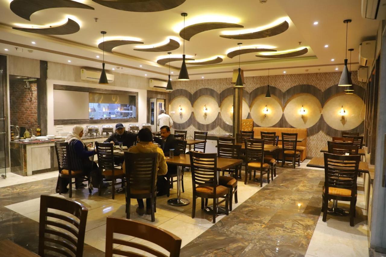 Genx Le Crescent Ghaziabad Hotel Exterior photo