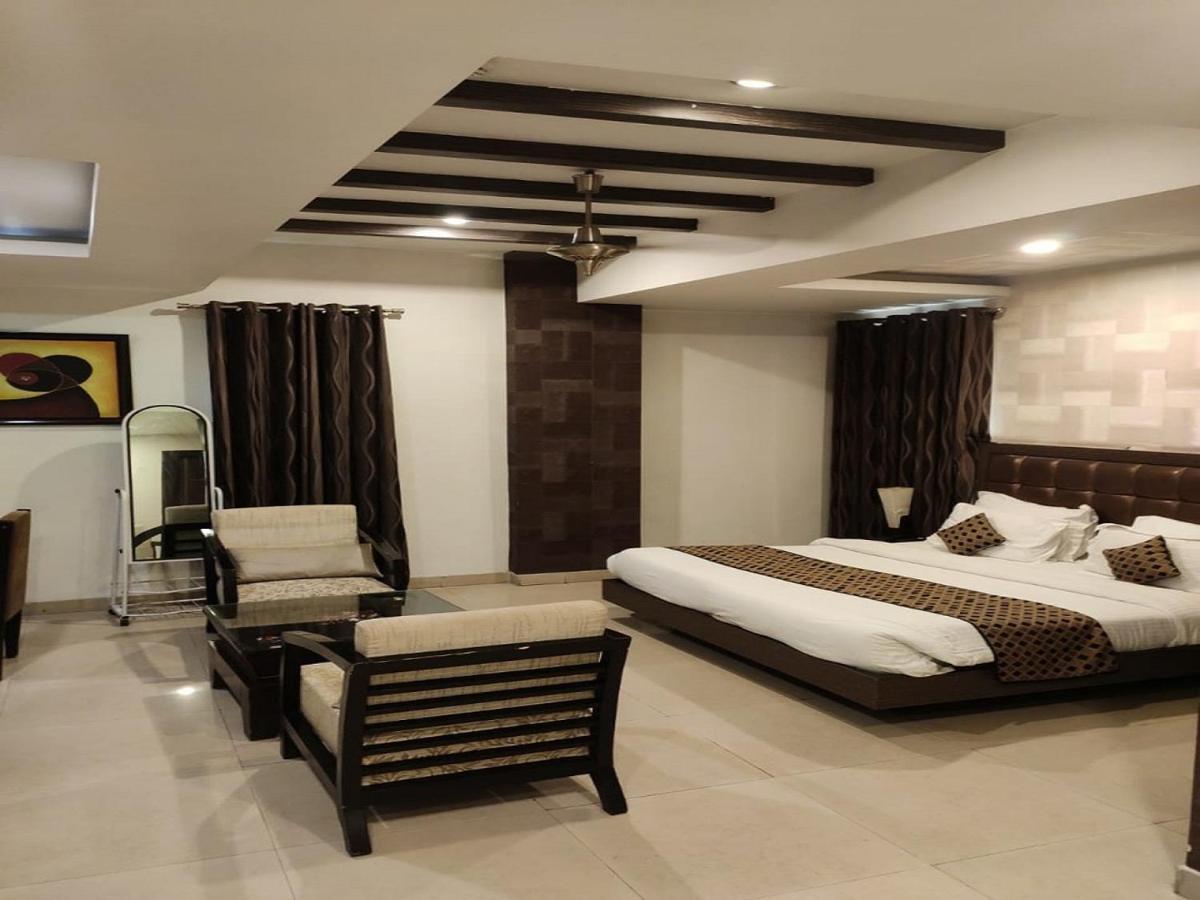 Genx Le Crescent Ghaziabad Hotel Exterior photo