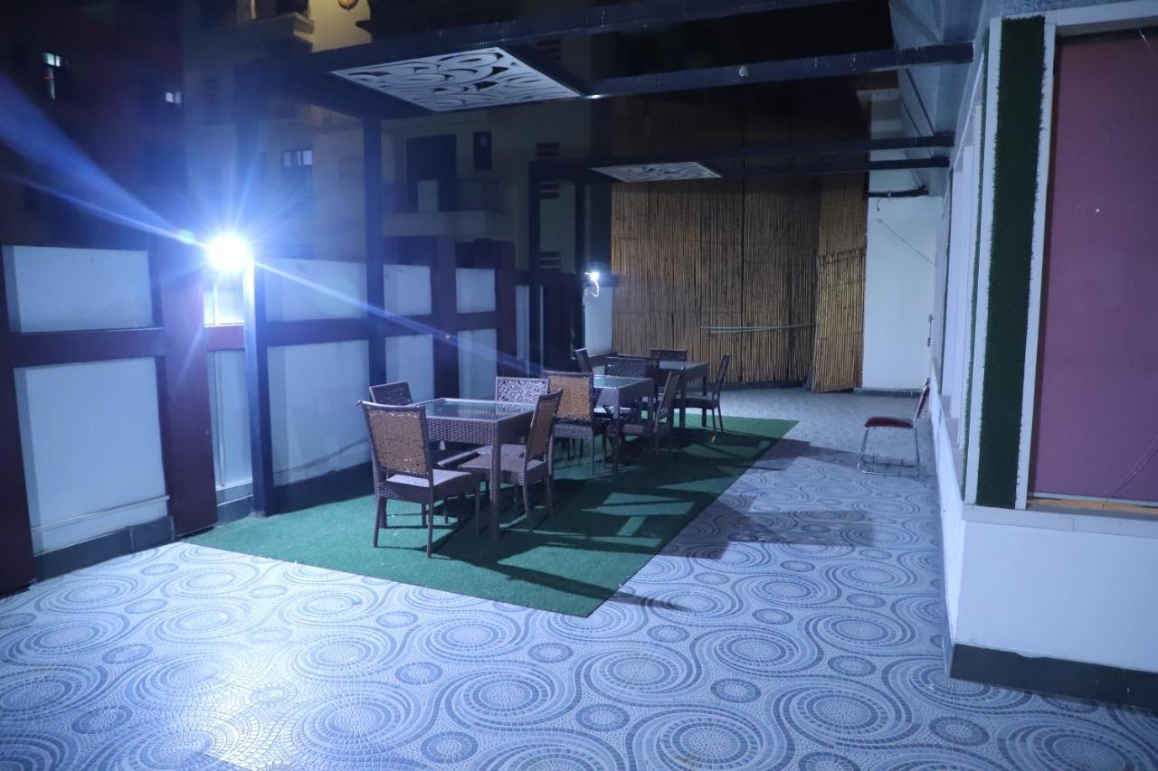 Genx Le Crescent Ghaziabad Hotel Exterior photo