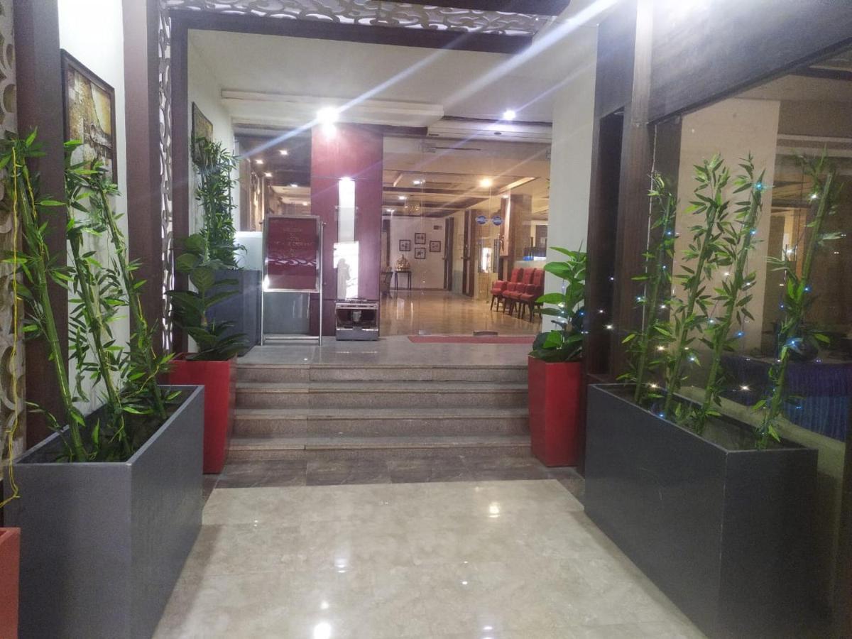 Genx Le Crescent Ghaziabad Hotel Exterior photo