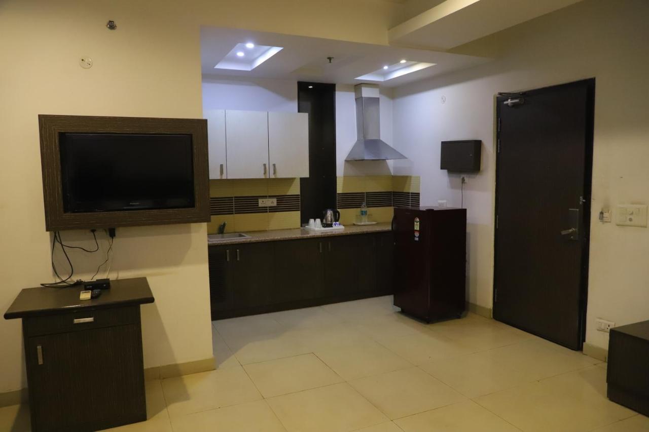 Genx Le Crescent Ghaziabad Hotel Exterior photo