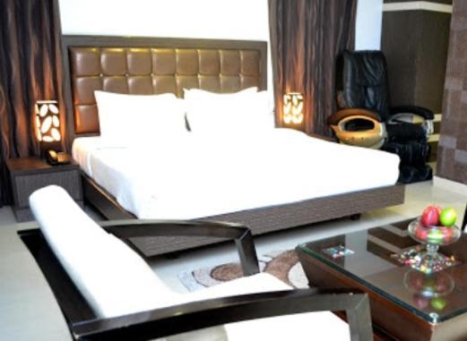 Genx Le Crescent Ghaziabad Hotel Exterior photo