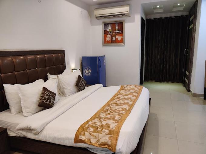 Genx Le Crescent Ghaziabad Hotel Exterior photo