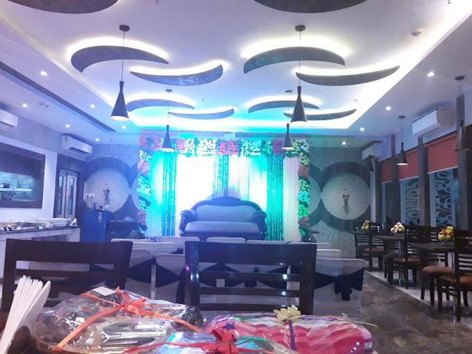Genx Le Crescent Ghaziabad Hotel Exterior photo
