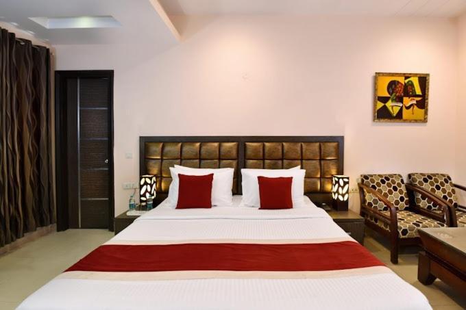 Genx Le Crescent Ghaziabad Hotel Exterior photo