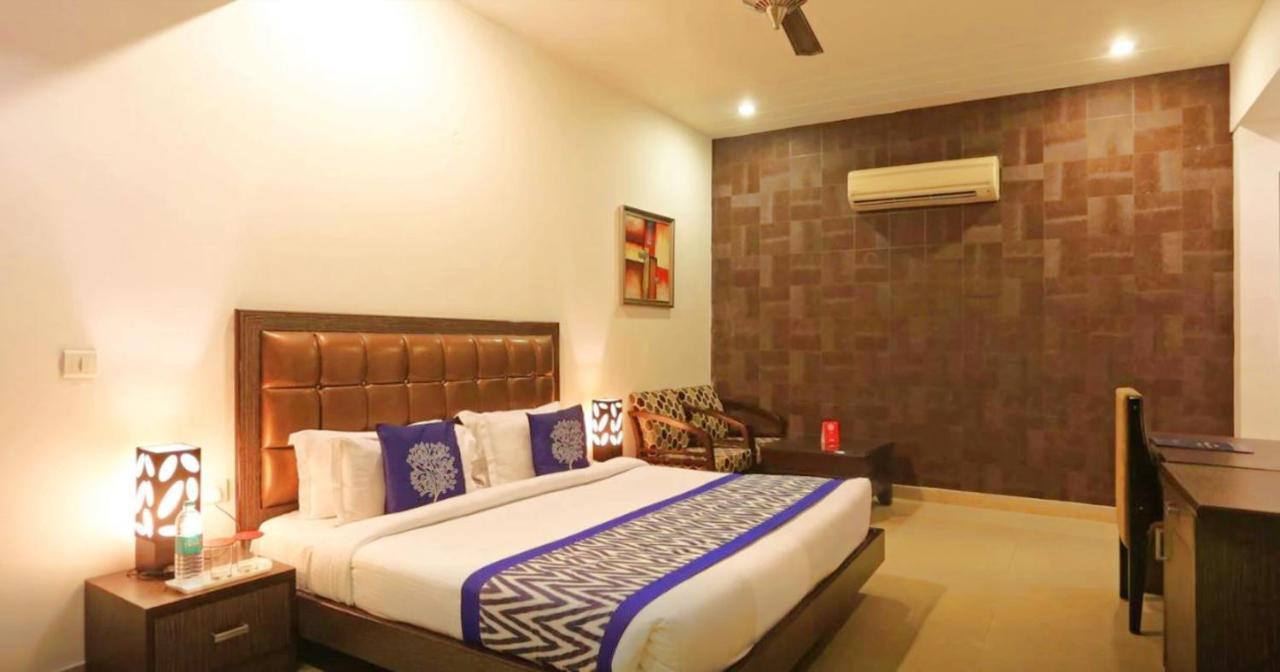 Genx Le Crescent Ghaziabad Hotel Exterior photo
