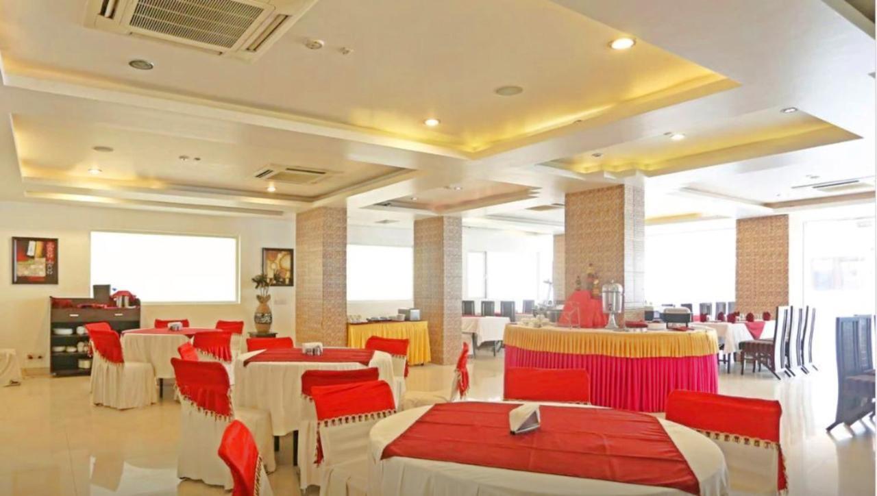 Genx Le Crescent Ghaziabad Hotel Exterior photo