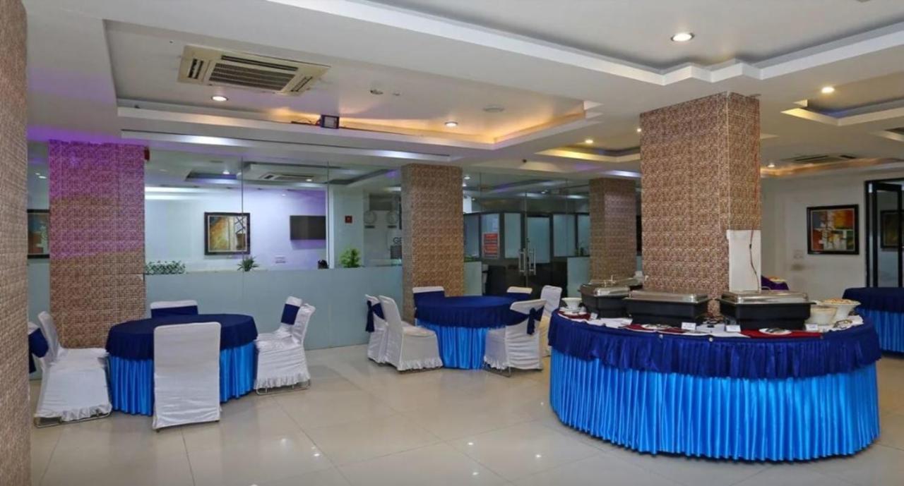 Genx Le Crescent Ghaziabad Hotel Exterior photo