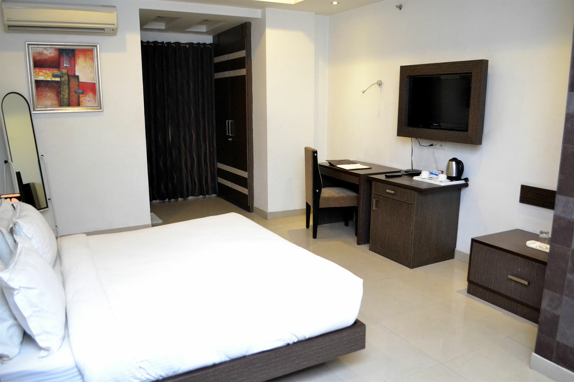 Genx Le Crescent Ghaziabad Hotel Exterior photo