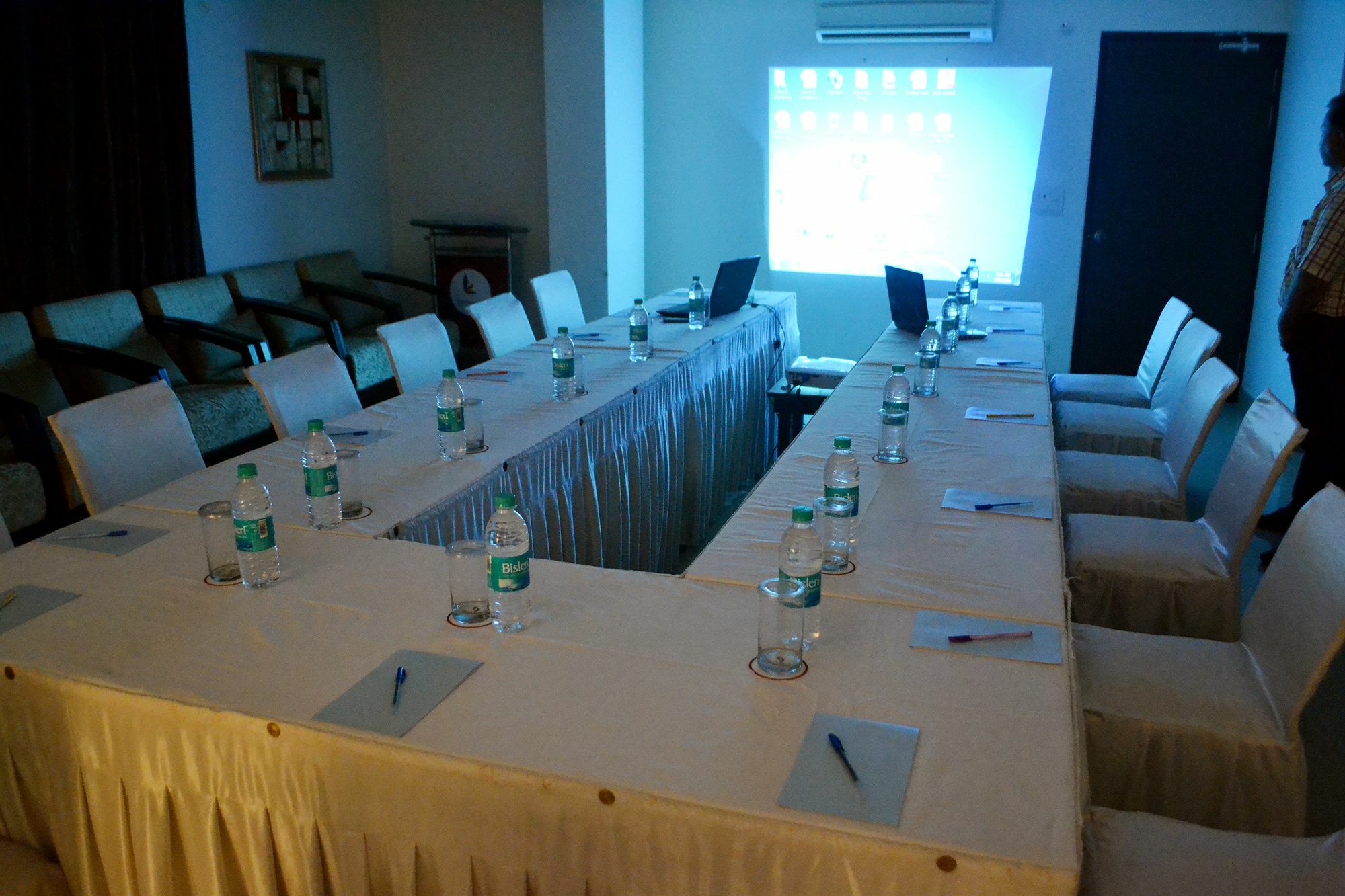 Genx Le Crescent Ghaziabad Hotel Exterior photo